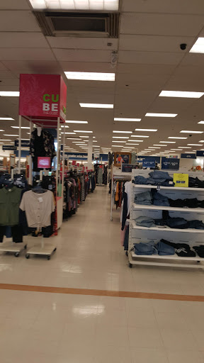 Shopping Mall «Plymouth Square Shopping Center», reviews and photos, 200 Ridge Pike, Conshohocken, PA 19428, USA