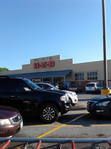 Grocery Store «H-E-B Grocery», reviews and photos, 3401 Gulfway Dr, Port Arthur, TX 77642, USA