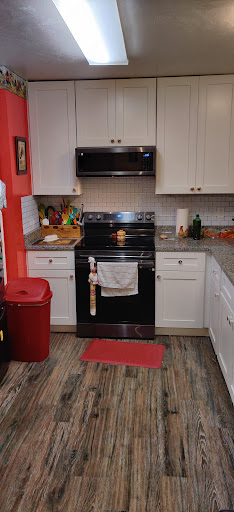 Granite Supplier «Flintstones Kitchen Cabinets & Countertops», reviews and photos, 2370 Capital Cir NE, Tallahassee, FL 32308, USA