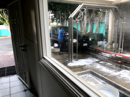 Car Wash «Town & Country Hand Car Wash», reviews and photos, 2747 E Chapman Ave, Orange, CA 92869, USA