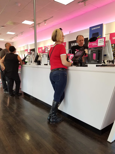 Cell Phone Store «T-Mobile», reviews and photos, 738 W Arrow Hwy, San Dimas, CA 91773, USA