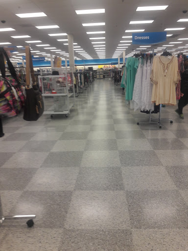 Clothing Store «Ross Dress for Less», reviews and photos, 523 S MacDade Blvd, Holmes, PA 19043, USA