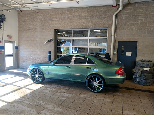 Mercedes Benz Dealer «New Country Motor Cars, Inc», reviews and photos, 1 Weston St, Hartford, CT 06120, USA
