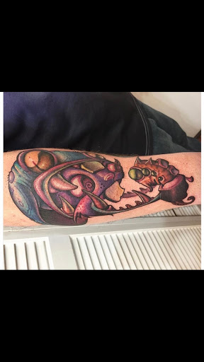 Tattoo Shop «Loose Screw Tattoo», reviews and photos, 3313 W Cary St, Richmond, VA 23221, USA