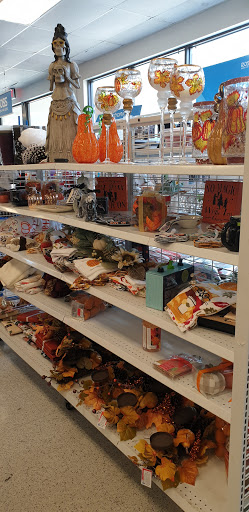 Clothing Store «Ross Dress for Less», reviews and photos, 13855 Outlet Dr, Silver Spring, MD 20904, USA