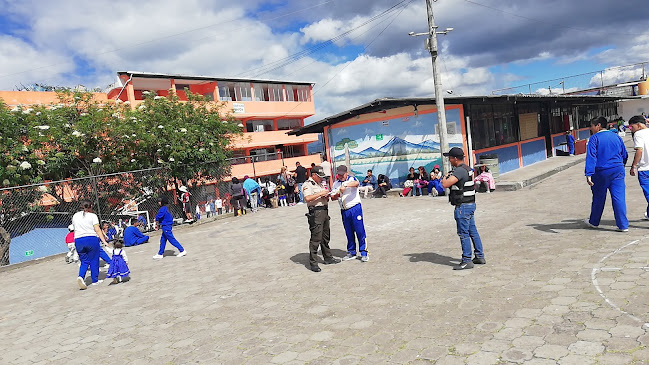 Unidad Educativa Municipal "Julio E. Moreno" - Quito