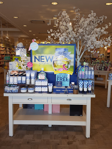 Beauty Supply Store «Bath & Body Works», reviews and photos, 17265 Silver Pkwy, Fenton, MI 48430, USA