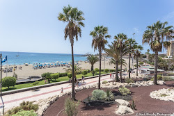 Foto von Las Vistas Strand mit geräumige bucht