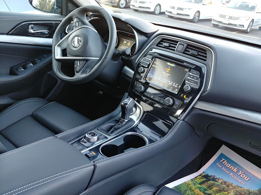 Used Car Dealer «Huntington Auto Mall», reviews and photos, 493 E Jericho Turnpike, Huntington Station, NY 11746, USA