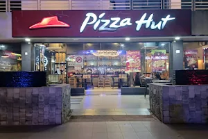 Pizza Hut Restaurant Cenang Plaza image
