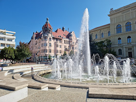 Dugonics tér