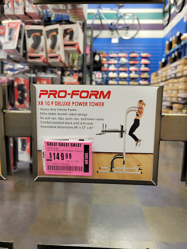 Sporting Goods Store «Big 5 Sporting Goods - McMinnville», reviews and photos, 2525 OR-99W, McMinnville, OR 97128, USA