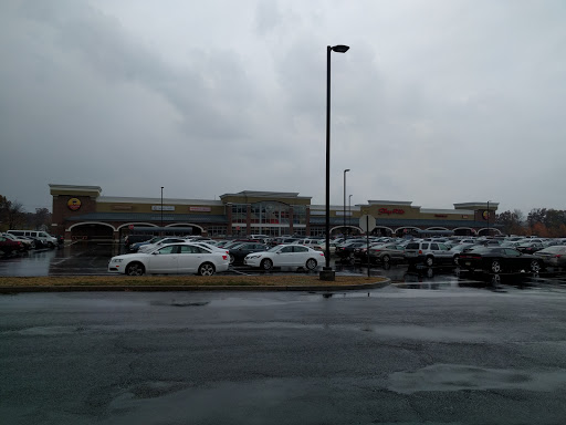 Shopping Mall «Golden Acres Shopping Center», reviews and photos, Oak Tree, South Plainfield, NJ 07080, USA