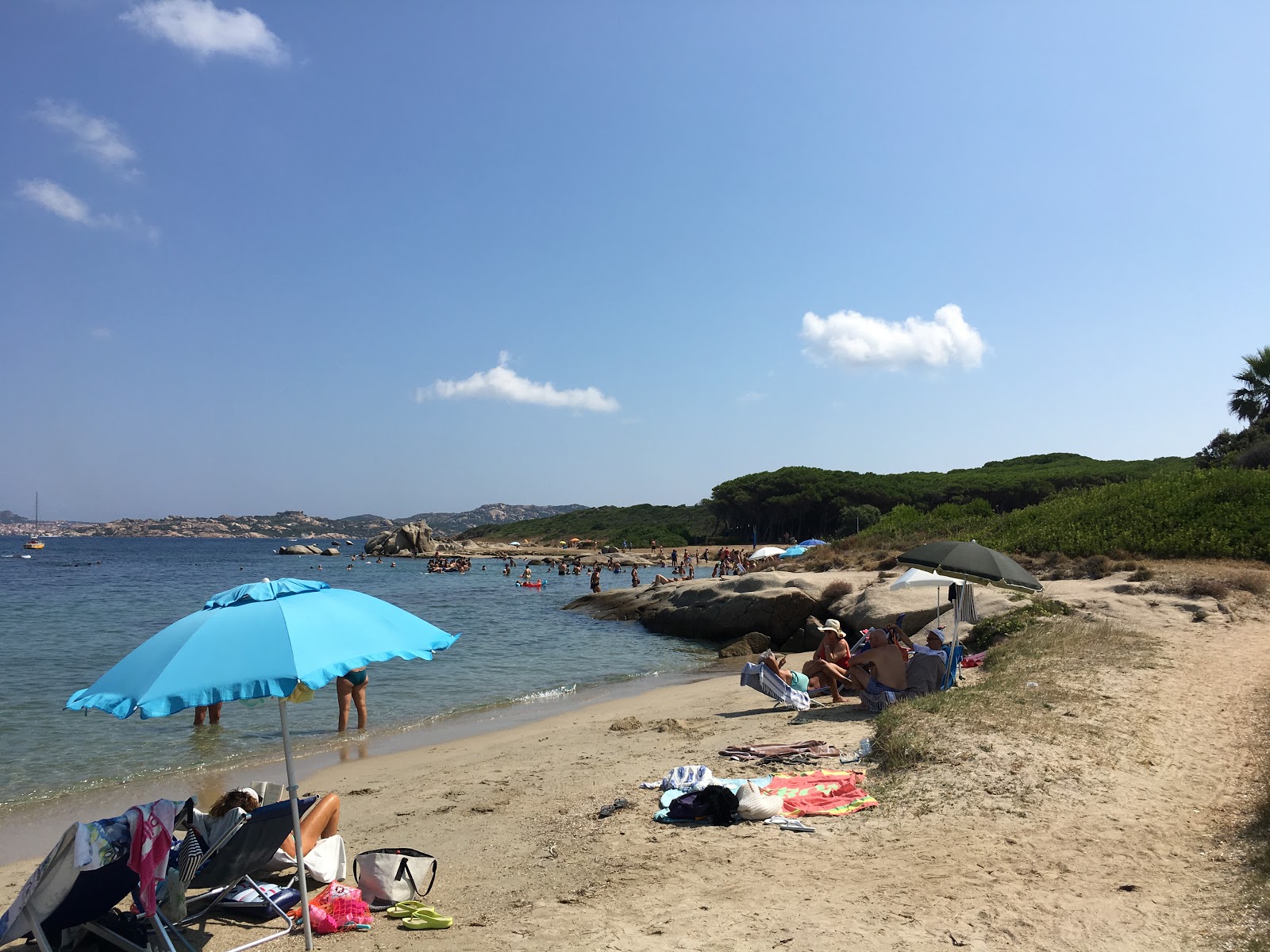 Foto de Spiaggia dell'Isolotto - lugar popular entre os apreciadores de relaxamento