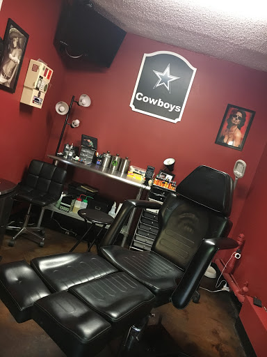Explore mom dad tattoo ideas, creative tattoo ideas in San Angelo, available at Inkland Tattoo Studio