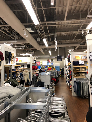 Clothing Store «Gap Outlet», reviews and photos, 55 Bay St, Long Beach, CA 90802, USA