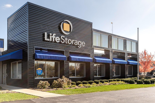 Self-Storage Facility «Life Storage», reviews and photos, 1800 Desplaines Ave, Forest Park, IL 60130, USA