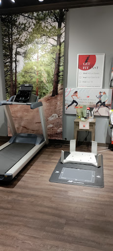 Shoe Store «New Balance Portland», reviews and photos, 7385 SW Bridgeport Rd, Tigard, OR 97224, USA