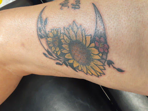 Tattoo Shop «Mainstream Body Art», reviews and photos, 500 S Kentucky Ave, Madisonville, KY 42431, USA