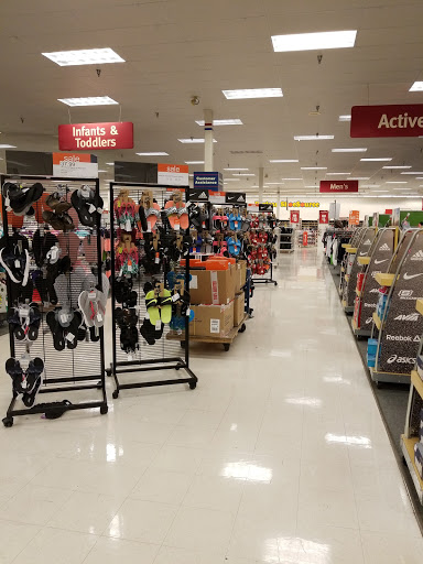 Home Goods Store «Shopko Eugene North», reviews and photos, 2815 Chad Dr, Eugene, OR 97408, USA