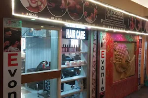 Evonie Hair Salon & Makeup Studio : Best Hair Salon in Durgapur I Best Hair Stylist in Durgapur image