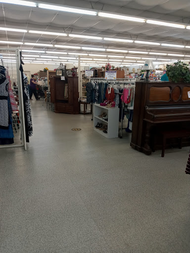 Thrift Store «Gulfside Hospice Thrift Shoppe», reviews and photos, 36524 FL-54, Zephyrhills, FL 33542, USA