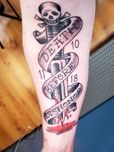 Tattoo Shop «Modern Tattoo Ltd. and Museum of American Tattooing», reviews and photos, 3121 Beacon St, North Chicago, IL 60064, USA