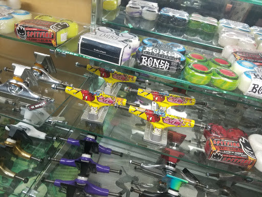 Clothing Store «Zumiez», reviews and photos, 2200 E Fowler Ave #246, Tampa, FL 33612, USA