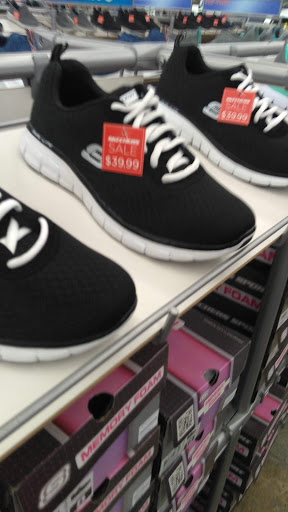 Shoe Store «SKECHERS Factory Outlet», reviews and photos, 5805 Cutting Blvd, El Cerrito, CA 94530, USA