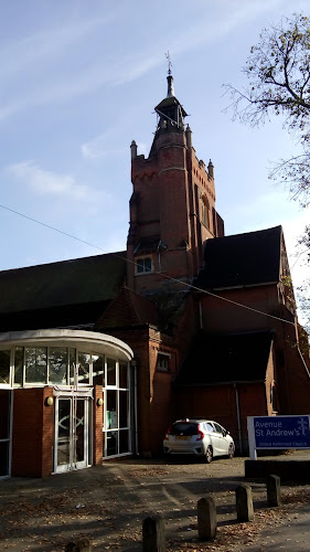 Comments and reviews of Avenue St Andrews URC Church