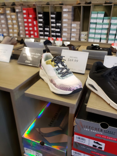 Shoe Store «DSW Designer Shoe Warehouse», reviews and photos, 4401 Lyons Rd, Coconut Creek, FL 33073, USA