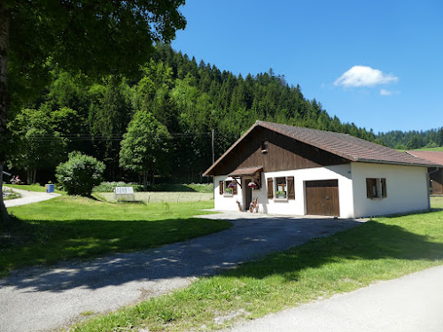 Refuge de montagne Gîte sous la vie du bois Les Gras en france