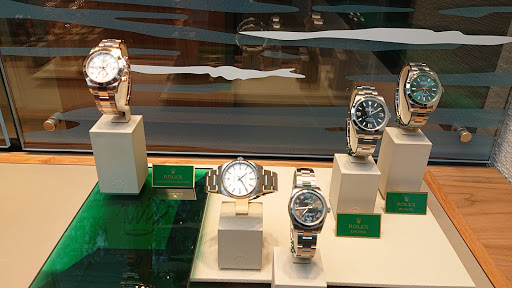 Boutique Rolex by Hall of Time