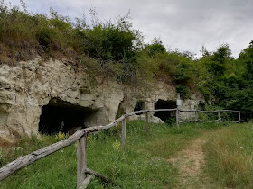 "Kisamerika" barlanglakások