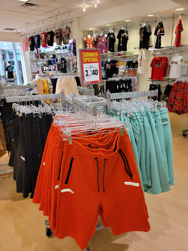 Shopping Mall «St. Charles Towne Center», reviews and photos, 11110 Mall Cir, Waldorf, MD 20603, USA