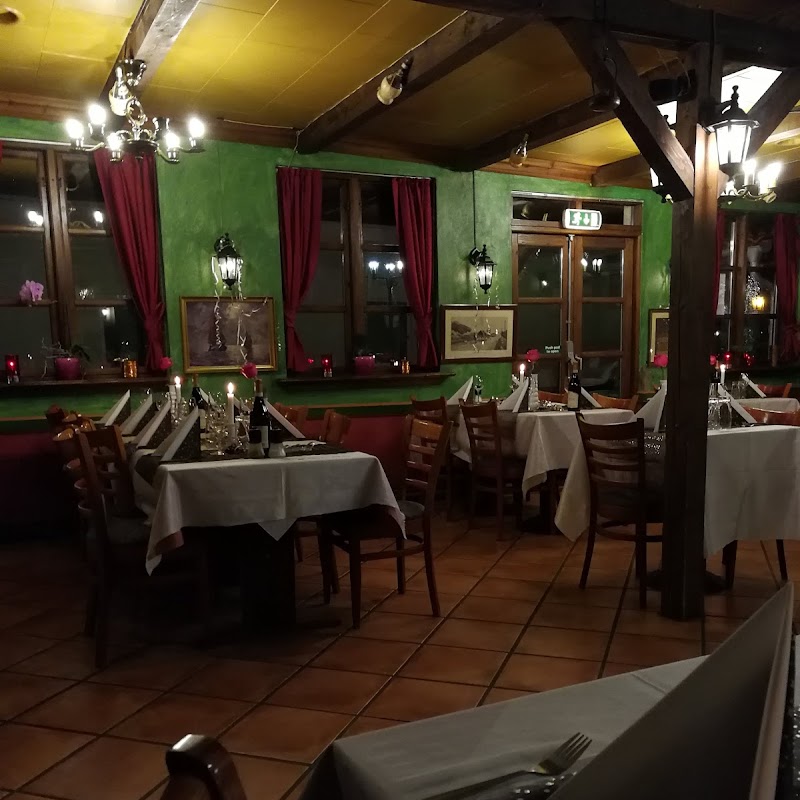 Bollinis Familie Restaurant