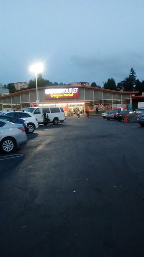 Grocery Store «Grocery Outlet Bargain Market», reviews and photos, 2900 Broadway, Oakland, CA 94611, USA