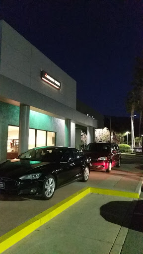 Mitsubishi Dealer «Universal Auto Group dba Glendale Mitsubishi», reviews and photos, 1235 S Brand Blvd, Glendale, CA 91204, USA
