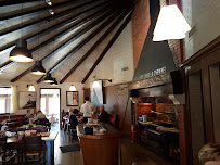 Atmosphère du Restaurant de grillades à la française Courtepaille à Saulce-sur-Rhône - n°2