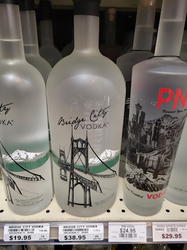 Liquor Store «Hillsboro Liquor Store», reviews and photos, 2055 SE Tualatin Valley Hwy #14, Hillsboro, OR 97123, USA