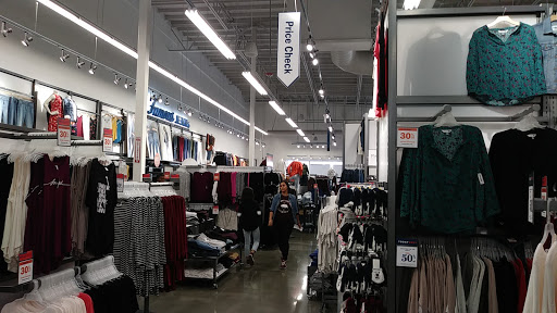 Clothing Store «Old Navy», reviews and photos, 3470 W Century Blvd, Inglewood, CA 90303, USA