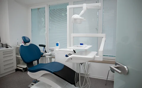 Dr. Moroni - Ihre Zahnärzte in Bonn image