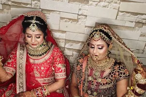 Sonia beauty parlour | Best beauty Salon for bridal makeup in shivpuri image