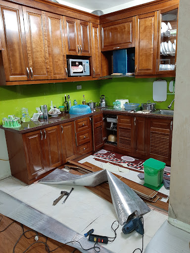Thợ mộc sửa chữa tủ bếp bị mối mọt uy tín