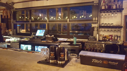 Bar & Grill «Tiki Hut», reviews and photos, 1 S Forest Beach Dr, Hilton Head Island, SC 29928, USA