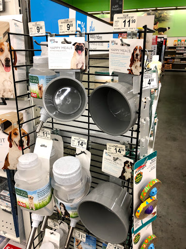 Pet Supply Store «Petco Animal Supplies», reviews and photos, 2901 32nd Ave S, Grand Forks, ND 58201, USA