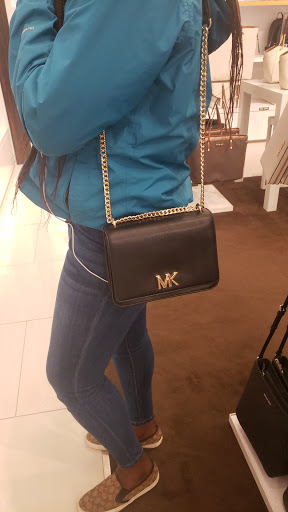 Fashion Accessories Store «Michael Kors», reviews and photos, 1650 Premium Outlet Blvd #1800, Aurora, IL 60502, USA