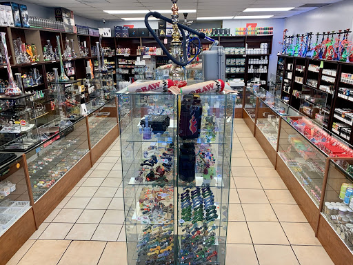 Tobacco Shop «Smoke Tokz Head Shop KC», reviews and photos, 1263 W 103rd St, Kansas City, MO 64114, USA