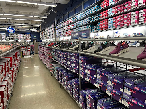 Shoe Store «SKECHERS Factory Outlet», reviews and photos, 4000 Baldwin Rd, Auburn Hills, MI 48326, USA