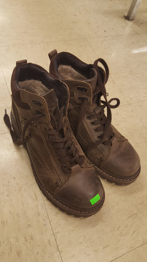 Thrift Store «The Salvation Army Family Store & Donation Center», reviews and photos, 2151 W Devon Ave, Chicago, IL 60659, USA